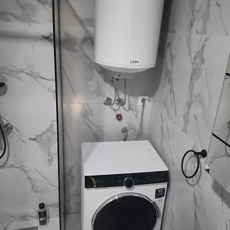 Stylish Flat For 4, Near Sights