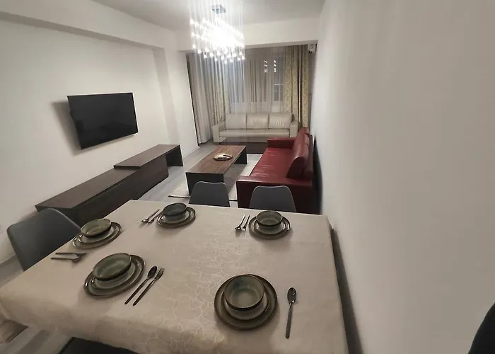 Stylish Flat For 4, Near Sights *