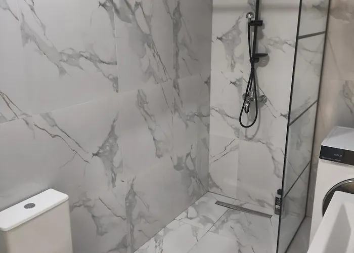 Stylish Flat For 4, Near Sights Apartment