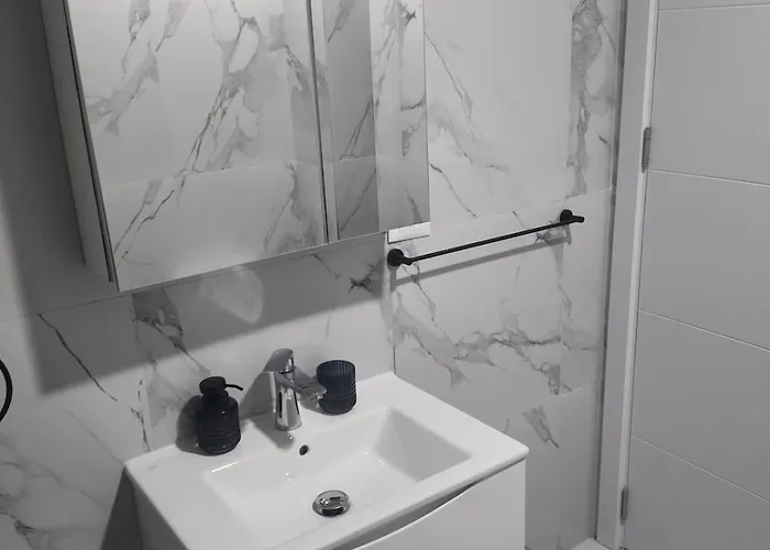 Stylish Flat For 4, Near Sights *